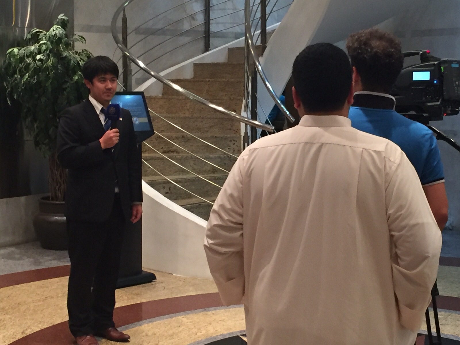 広報・文化活動(クウェートテレビでの事前告知) 在クウェート日本国大使館